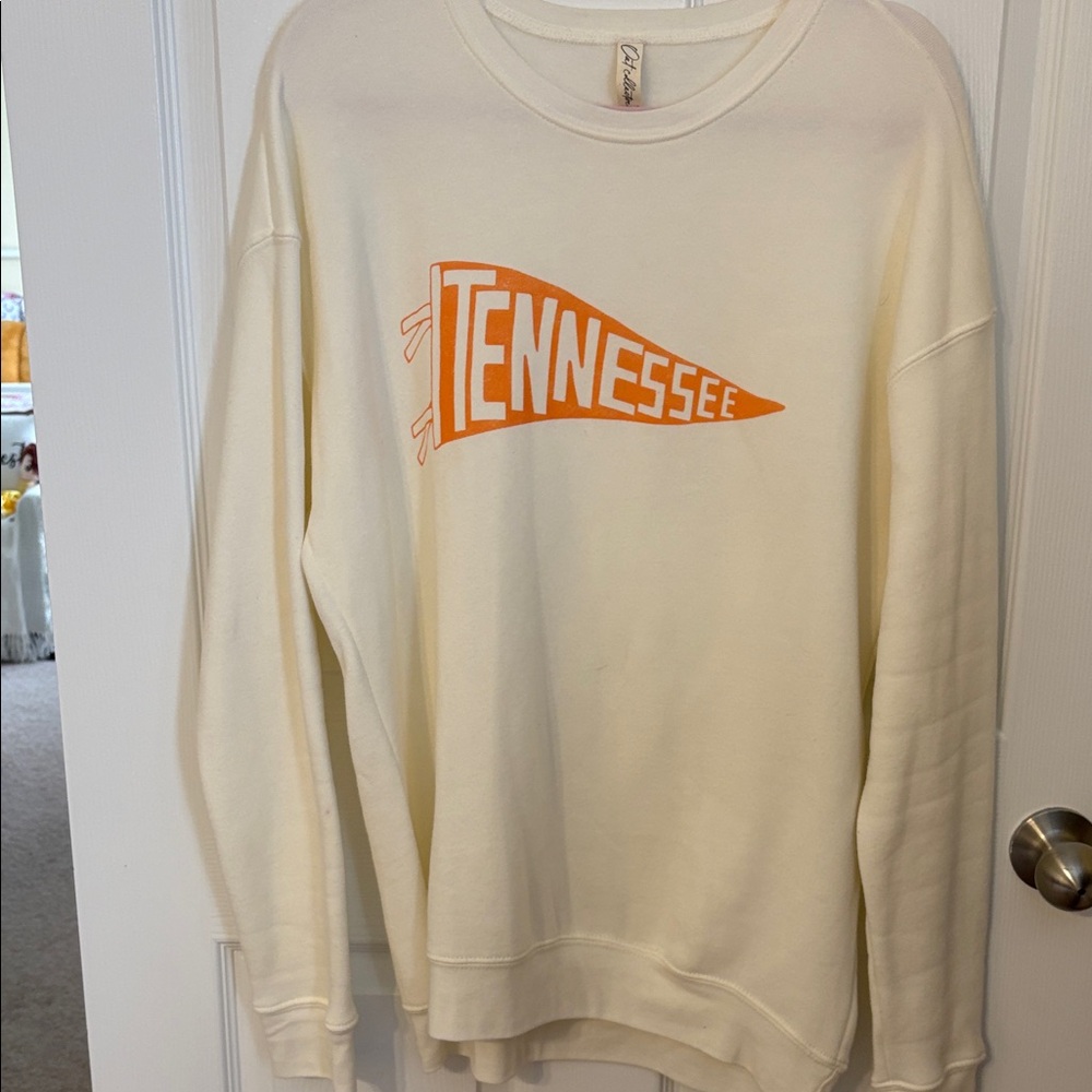 Cream Sweatshirt with University of Tennessee Graphic